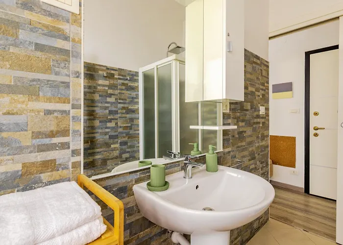 In Centro, Silenzioso Con Balcone *