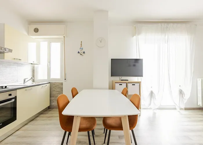 In Centro, Silenzioso Con Balcone * Sanremo